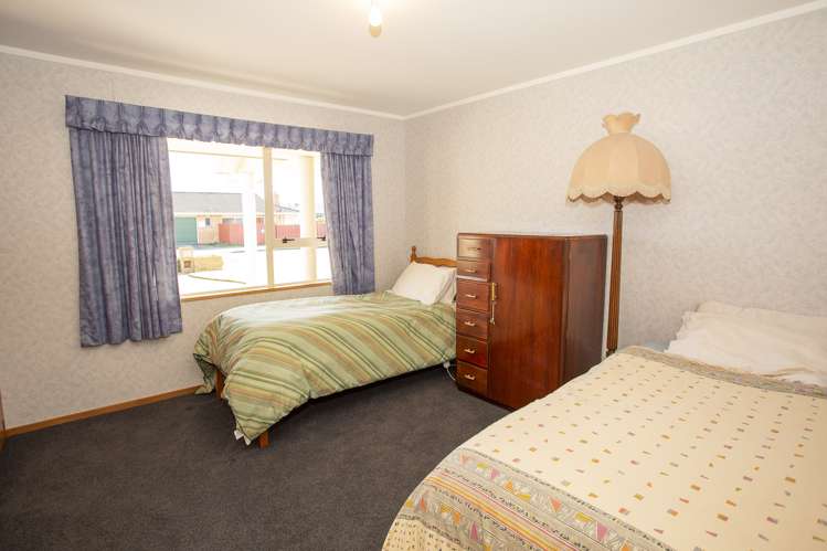 98 Pages Road Allenton_14