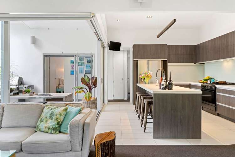 46 Pine Harbour Parade Beachlands_5