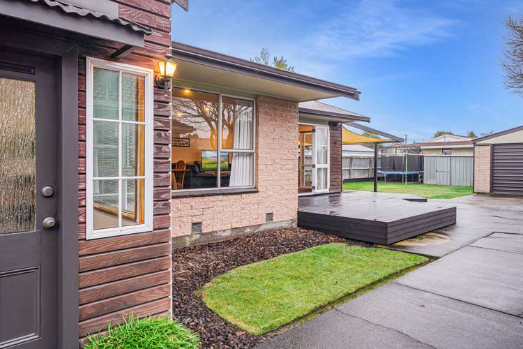 65 Oakley Crescent Hornby_13