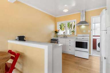 2/4 Penzance Road_2