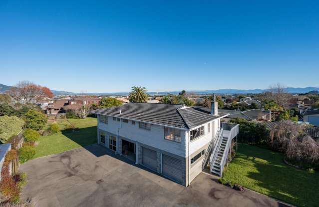 Big Opportunity on Balmoral!