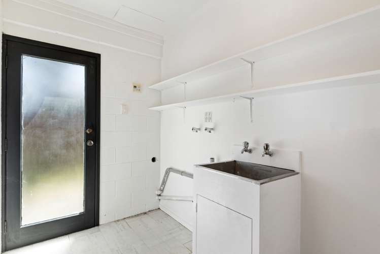 13 Tarahanga Street Northcote_24