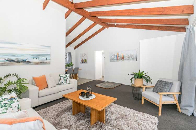 2 Inverness Avenue Hamilton East_6