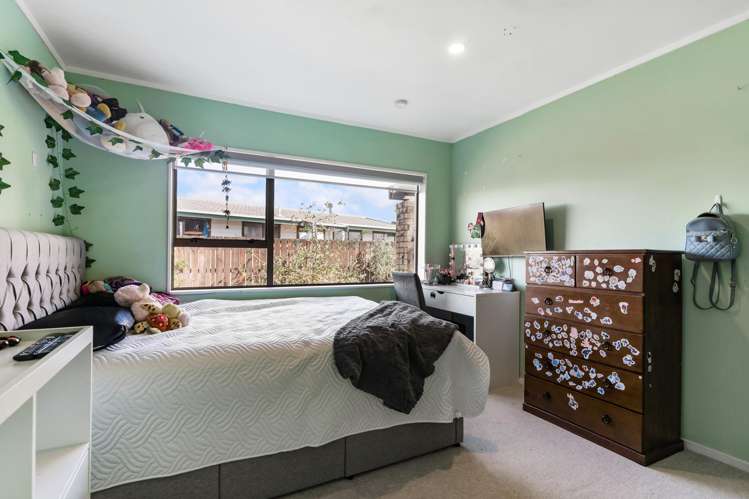 8 Sunningdale Street Wattle Downs_7