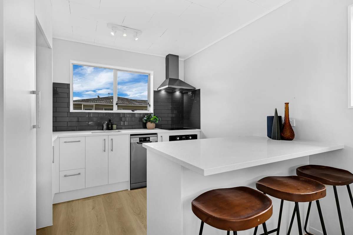 2/37 Blacklock Avenue_1