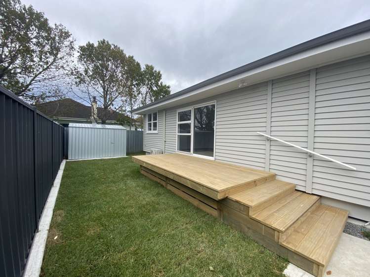 1000a Stirling Street Raureka_10