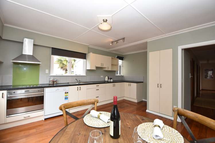 229 High Street North Carterton_8