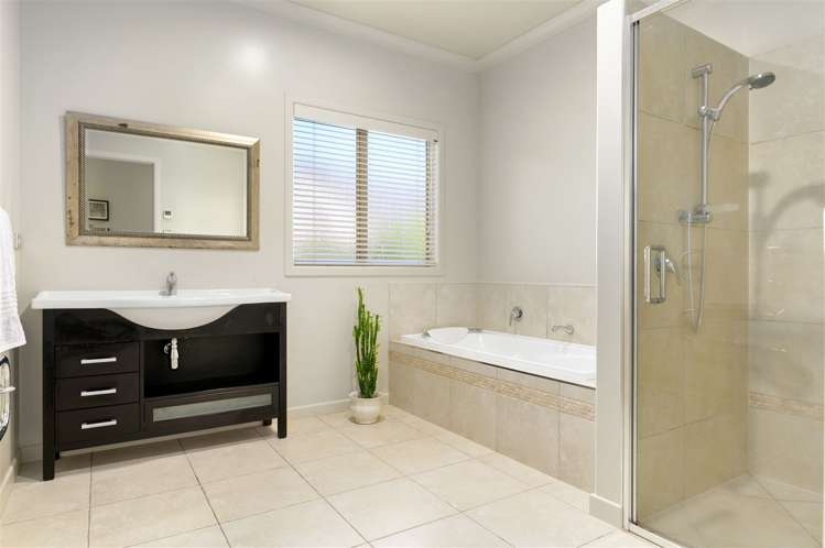 69 Wiltshire Drive Huntington_28