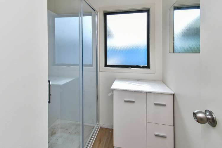 78 Howard Road Orere Point_5