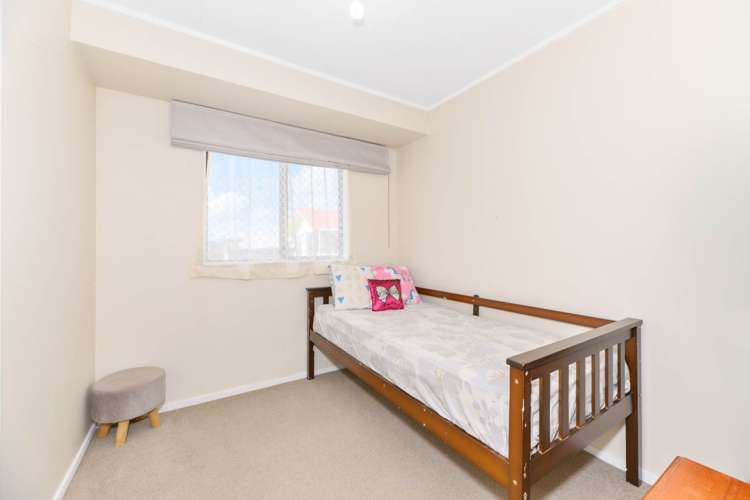 25 Glen Close Glen Eden_14