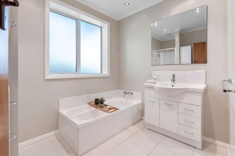 103 Larnach Road Vauxhall_17