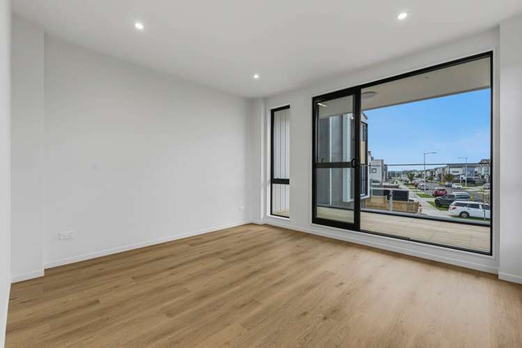 16 Vista Estate Boulevard_3