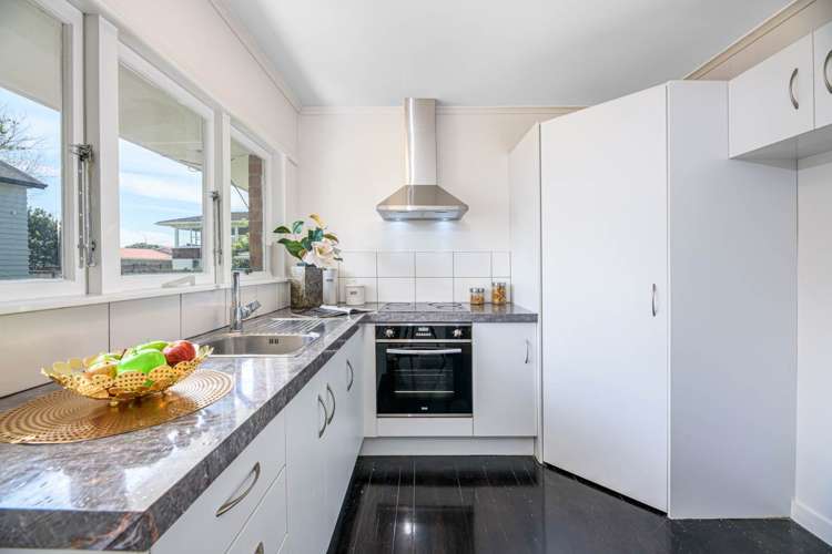 2/58a Taharoto Road Takapuna_8