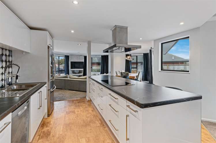 17 John Morel Place Parklands_5