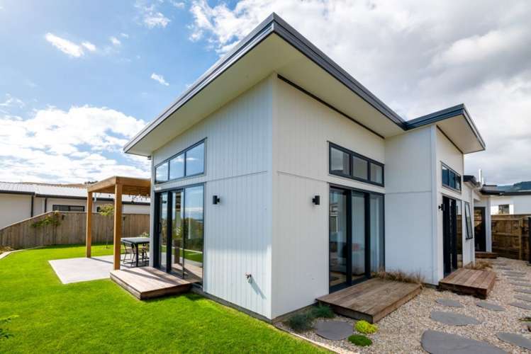 23 Hill Tops Way Stoke_33