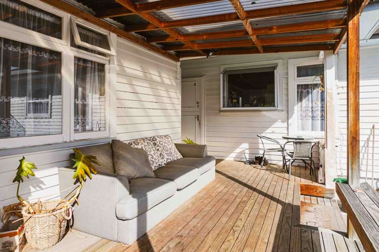 812 Lyell Street Akina_16