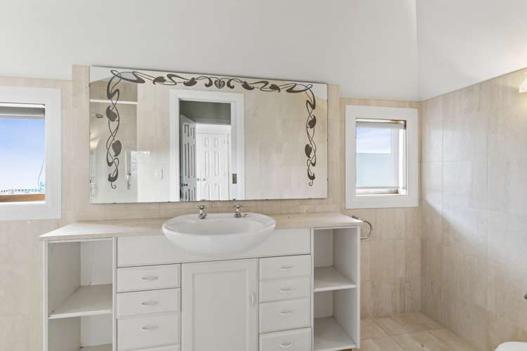 15 Omana Esplanade Maraetai_18