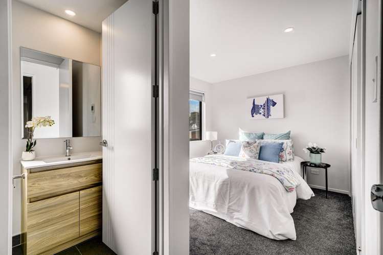 6 Te Rorea Lane Mount Roskill_16