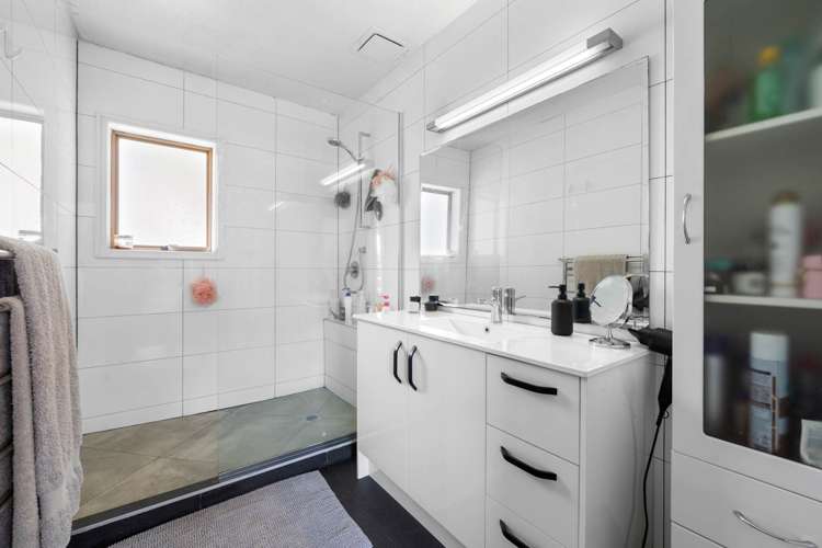 34 Meadway Sunnyhills_9