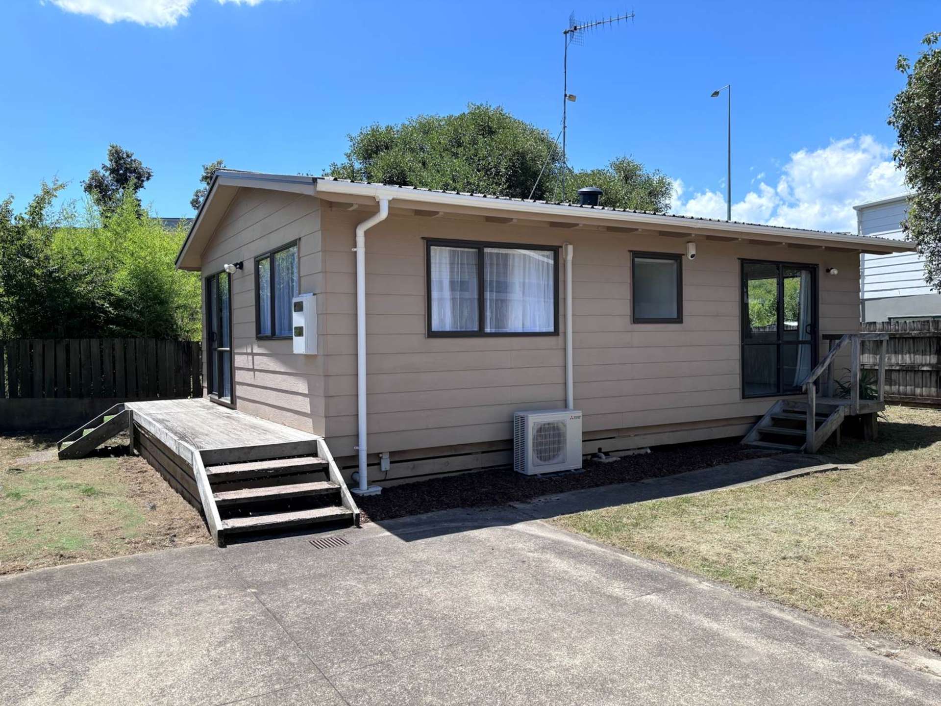 19a Totaravale Drive Sunnynook North Shore City Houses for Rent