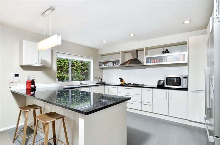 2 Lemon Grove Lane Greenhithe_9