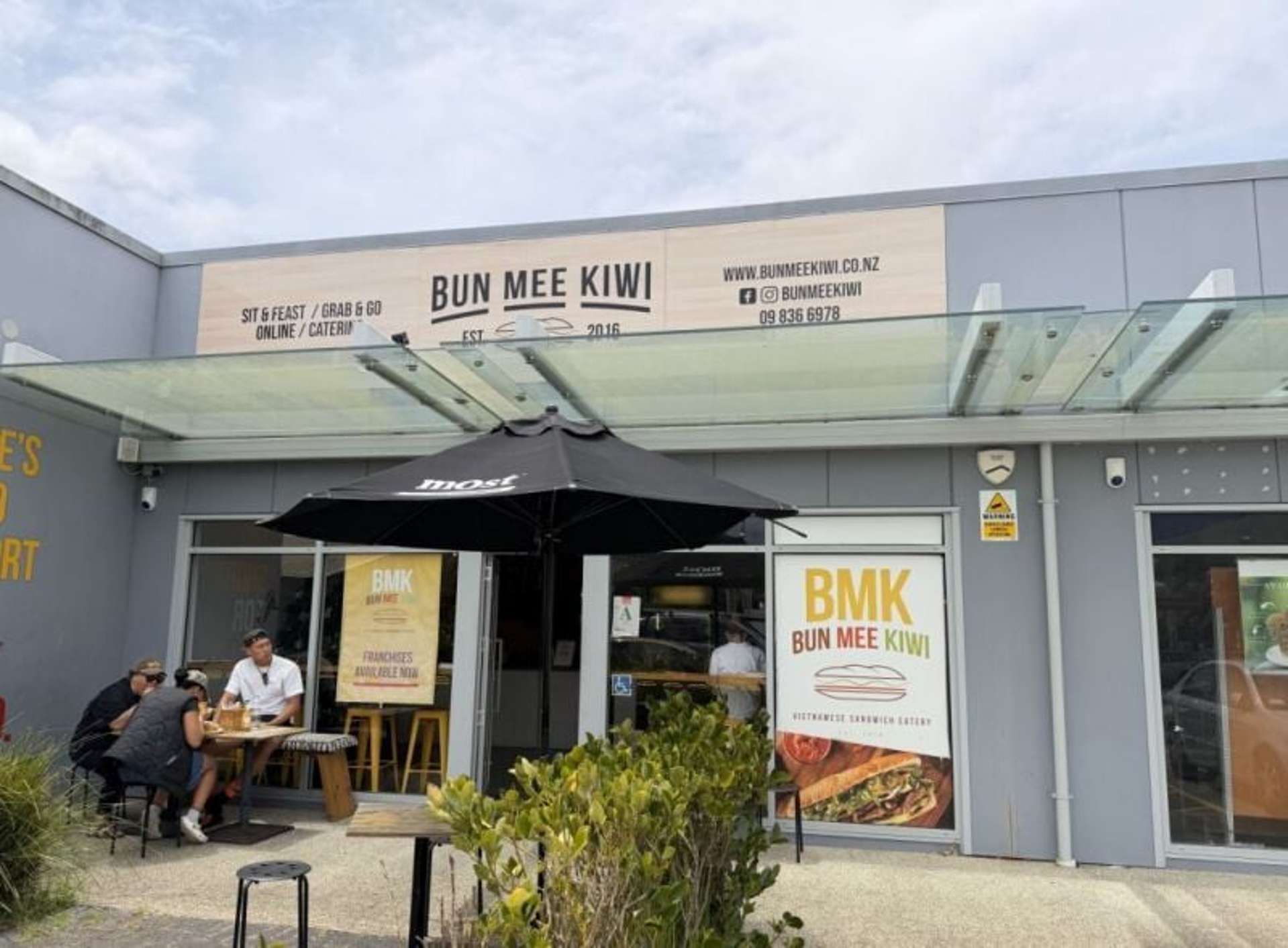 Retail 1/124 Henderson Valley Road Waitakere_0