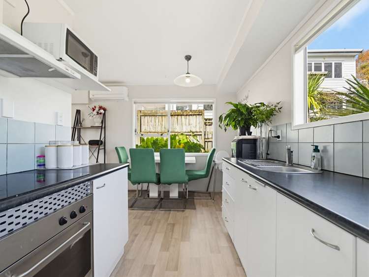 2/15A McIntyre Road_3