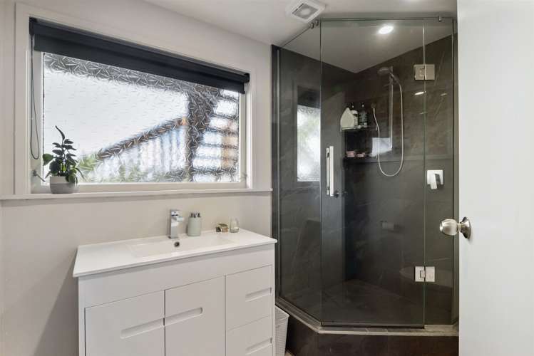 61 Carlisle Road Torbay_17