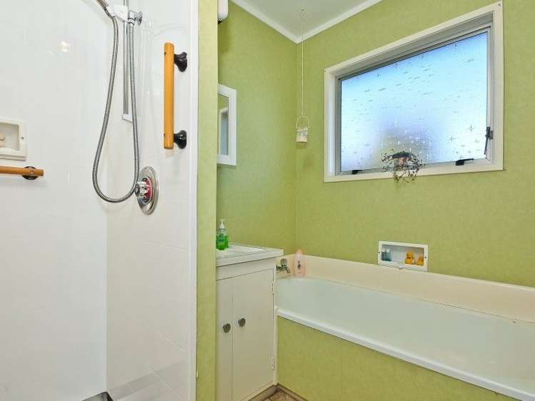 15 Rothesay Place Dinsdale_12