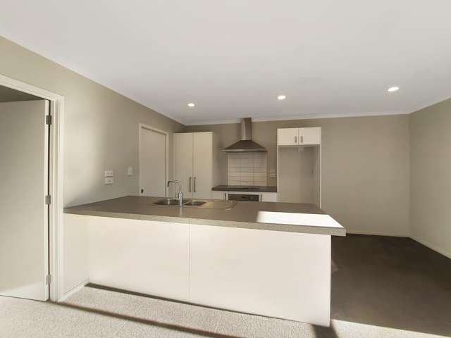 47 Farnborough Way 11103_1