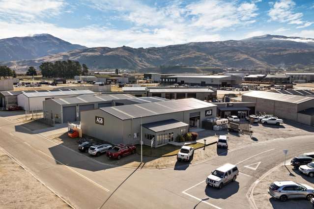 Prime Industrial Space for Lease in Cromwell's Hub