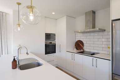 10 Helicon Street_1