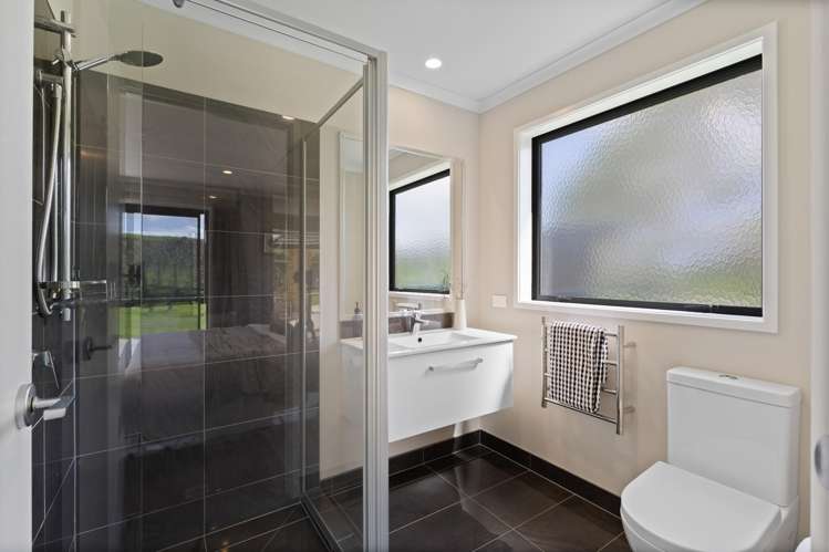 21 Barrett Road Ngahinapouri_19