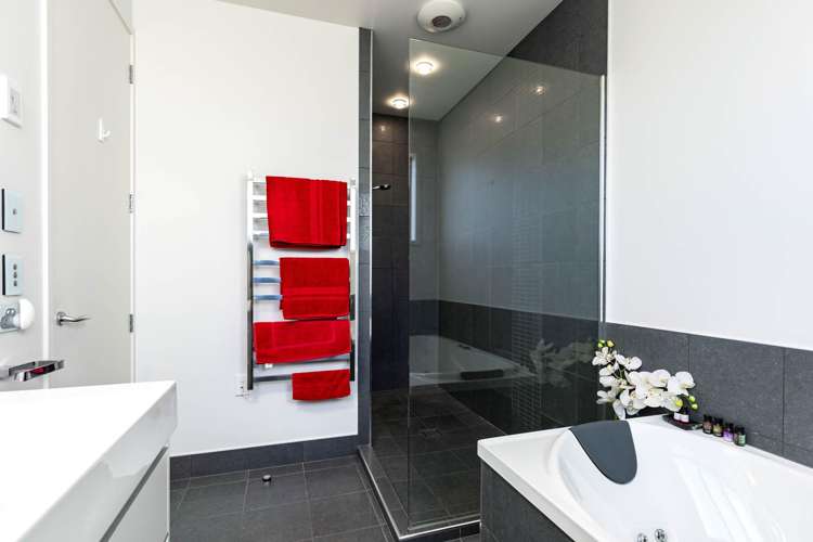 7 Golf View Close Fairhall_31