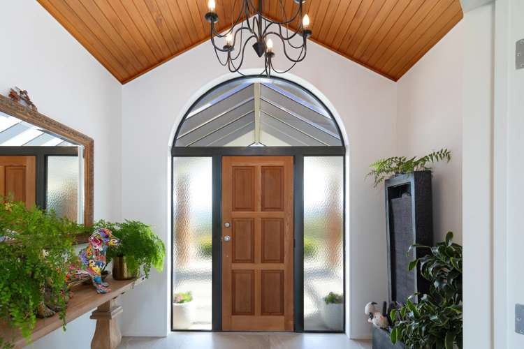 82 Brooks View Heights_4