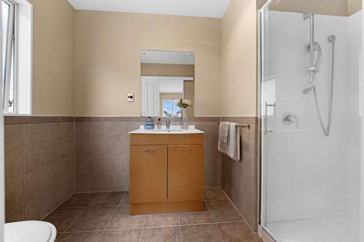 32 Maypark Crescent Flat Bush_15