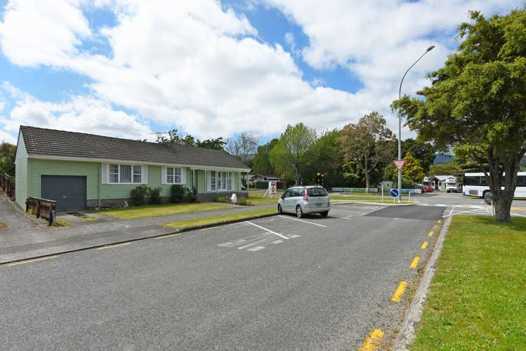 17 California Drive Totara Park_14