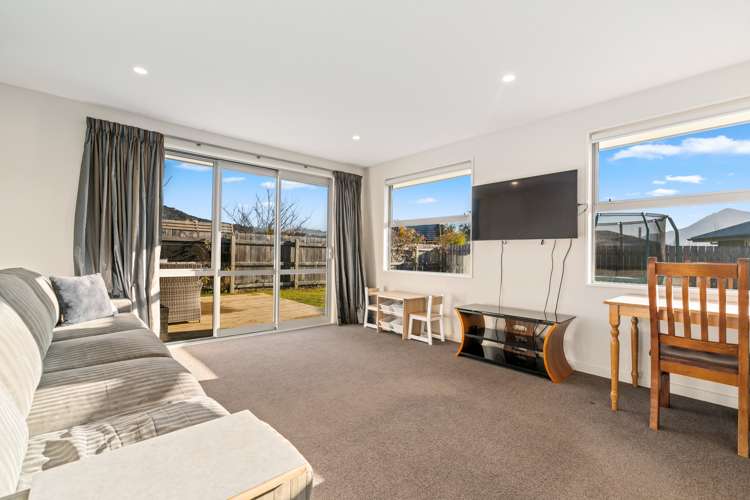 14 Finch Street Albert Town_6