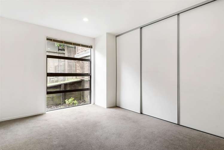 145 Alec Craig Way Gulf Harbour_12