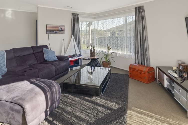 9 Vining Crescent Stoke_8