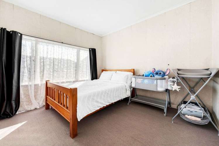 3 Fulton Crescent Otara_7