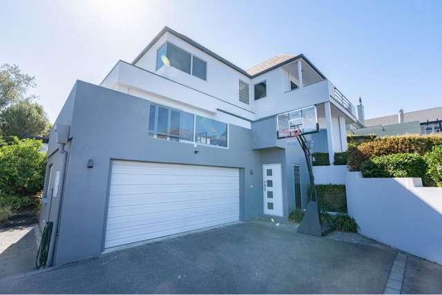 Stunning Family Home in Prime Location!