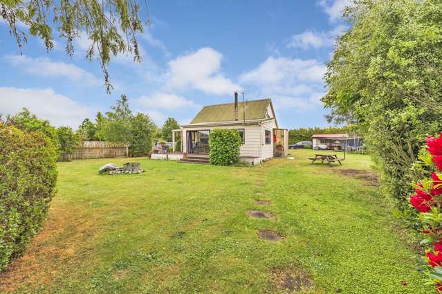 Spacious, Sunny & Superbly Located in Darfield!