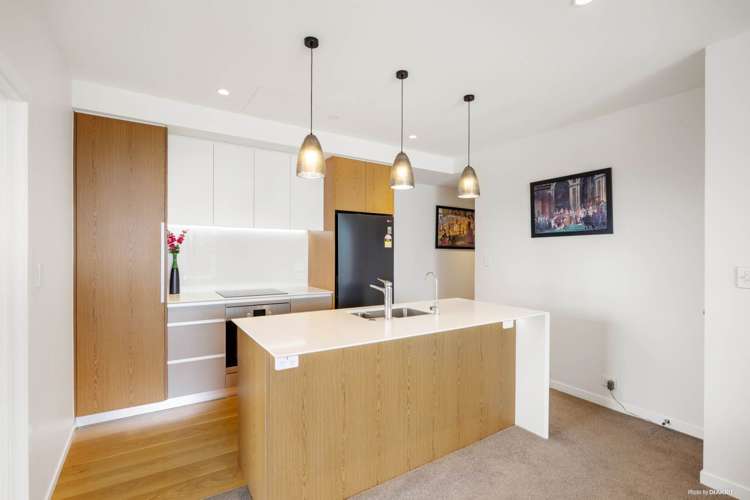 402/6A Nugent Street_4