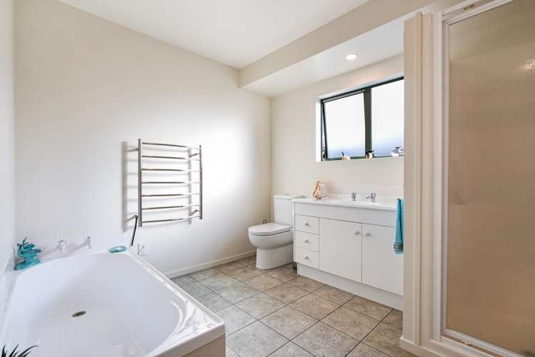 22 Lakeside Drive Orewa_17