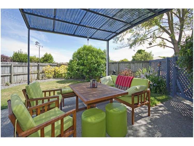 22 Maple Crescent Richmond_11