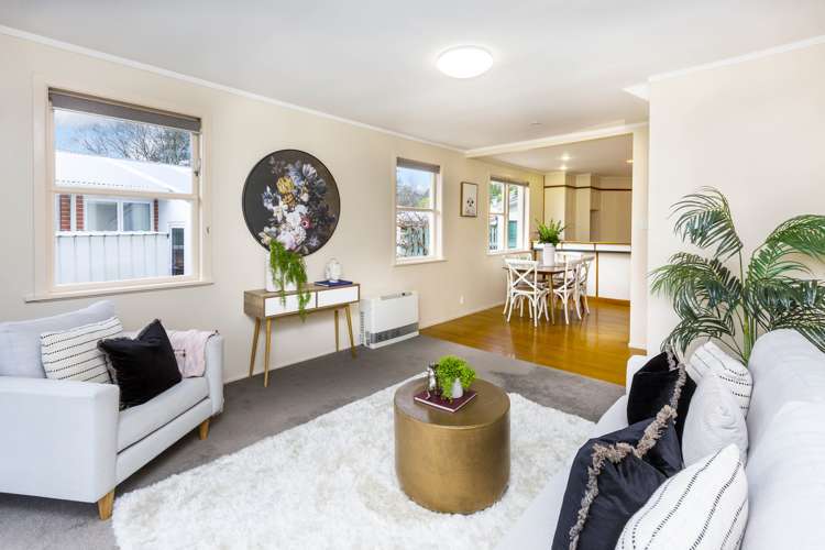 1 Deller Grove Silverstream_7