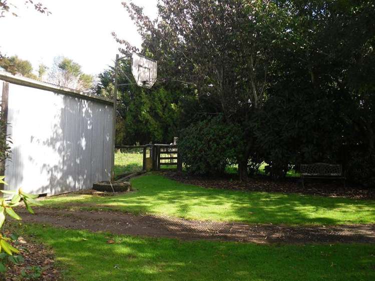 111 Brecon Road Stratford_12