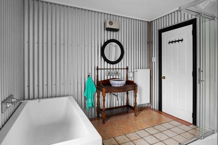 208 Fisher Lane Alexandra_16