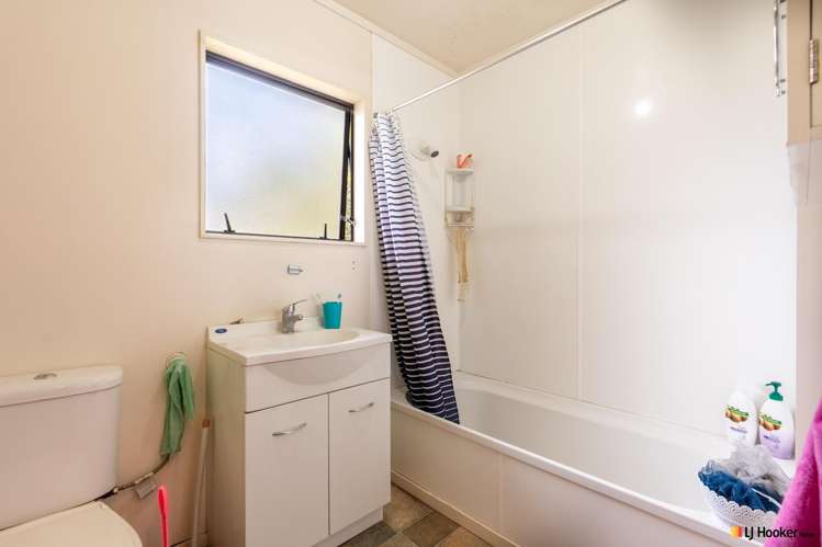 2/12 De Bloge Place Clendon Park_5